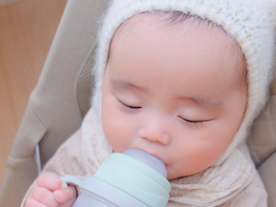 哺乳瓶はいつまで?卒業後のストロー・コップ練習は「ステップアップマグパック」がおすすめ!