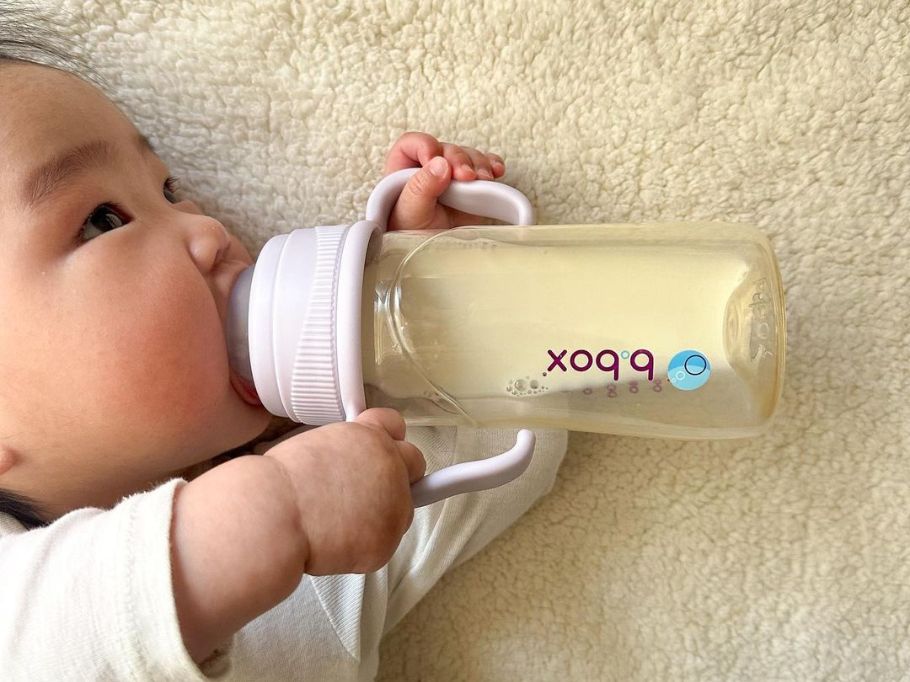 哺乳瓶はプラスチック?ガラス?違いやどちらがいいのか、おすすめ商品まとめ