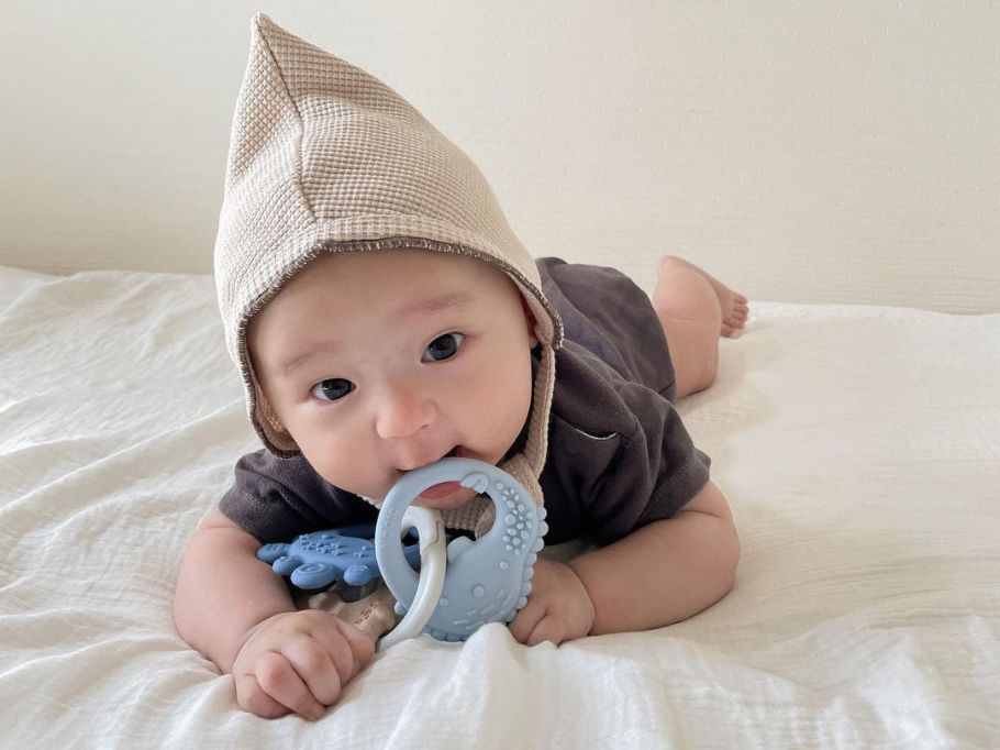 歯固めはいつから使う?目安の時期や必要性、選び方をくわしく紹介