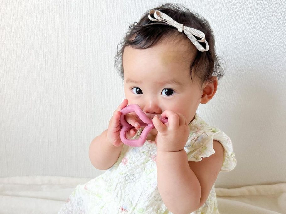 歯固めとは?いつから必要?期待できる効果などをくわしく解説