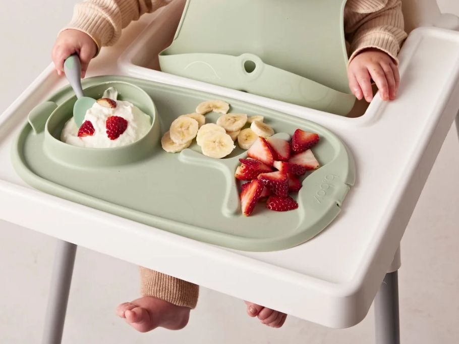 BLWとは?離乳食との違いや始める時期、おすすめアイテムをご紹介♪