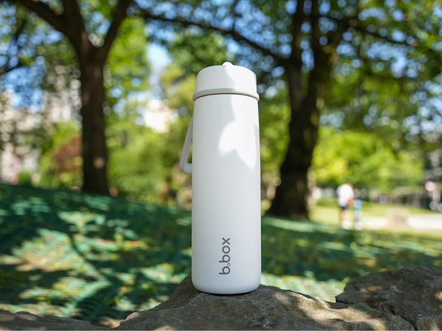 親子で楽しむアウトドアに最適な水筒とは?選び方やおすすめアイテムも紹介