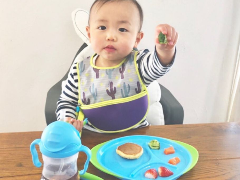 赤ちゃんの手づかみ食べはいつから?を説明している