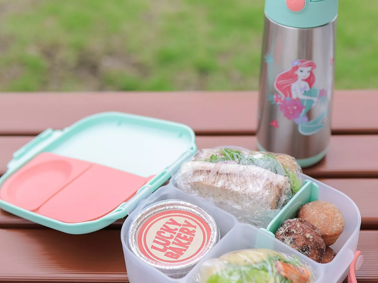 b.boxのかわいいお弁当箱とおそろいの水筒