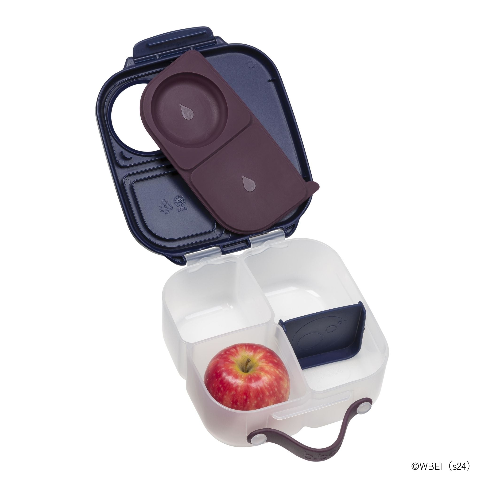 ハリーポッターのロゴやモチーフがプリントされたb.boxのお弁当箱のなかにリンゴが入っている