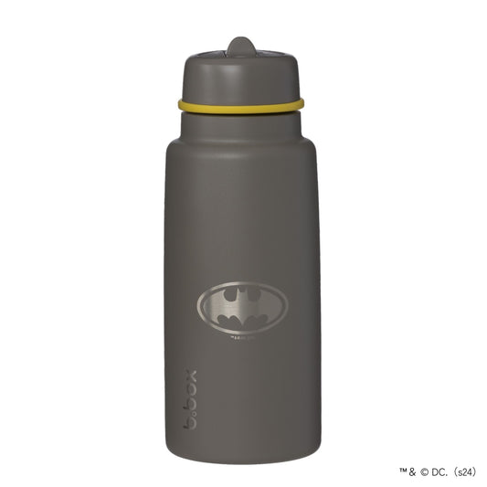 バットマンのロゴマークが加工された大容量のドリンクボトル