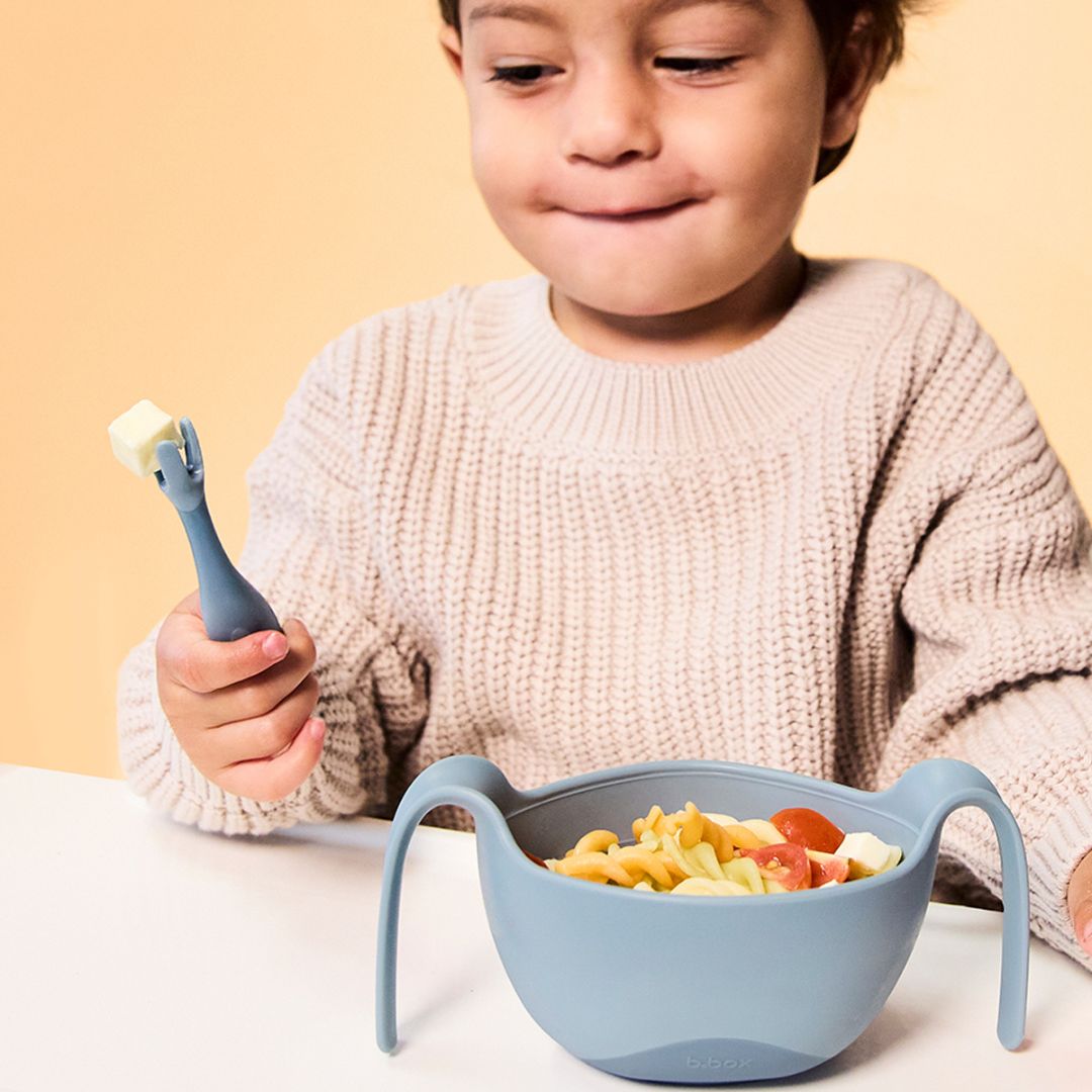 ビーボックスカトラリーセット新色oceanカラーを使う男の子