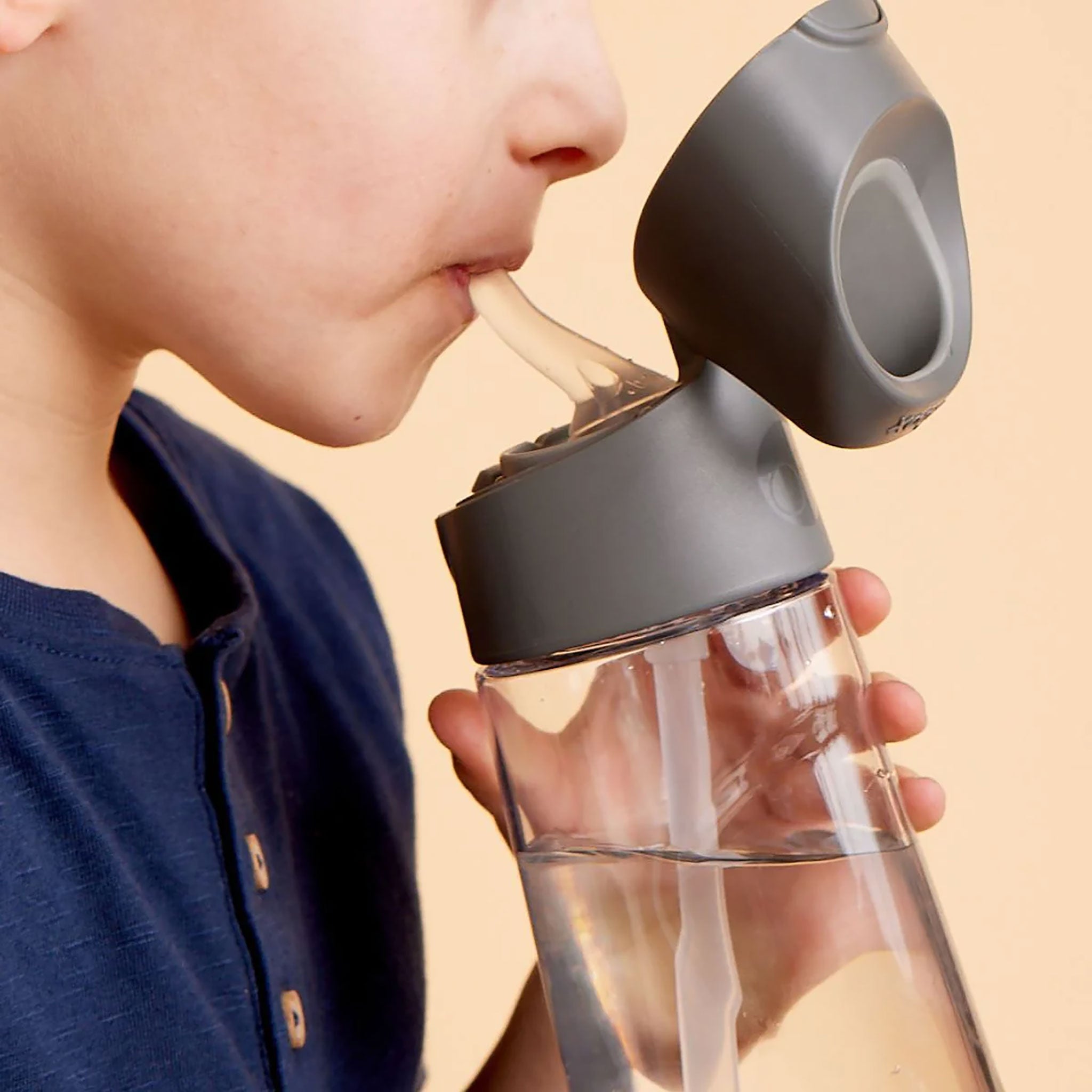 Tritan drink bottle 600mlトライタンドリンクボトル - graphite