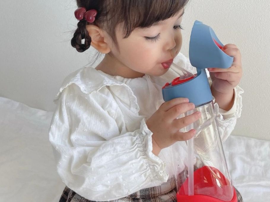 子供用水筒の選び方は？注意点やおすすめアイテムと合わせて解説【管理栄養士監修】
