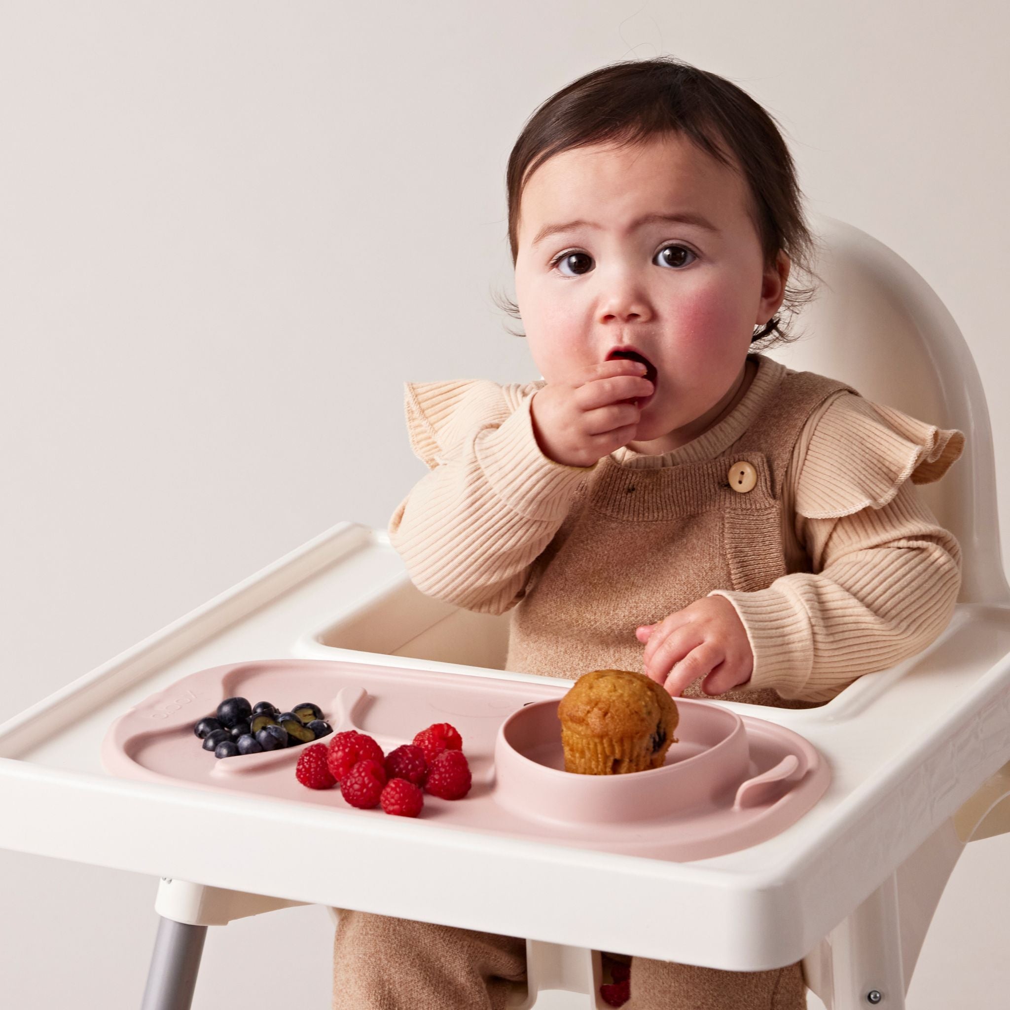 ［スプーン付き］ロールアンドゴーミールタイムマット（お食事用シリコンマット）/Roll + go mealtime mat - blush